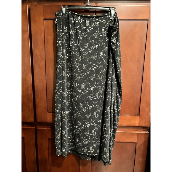 Urban Works Black & Silver Embossed Matching Blouse & Skirt Size 2X! - Picture 2 of 12